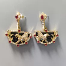 Europe fly lion fake diamonds earrings